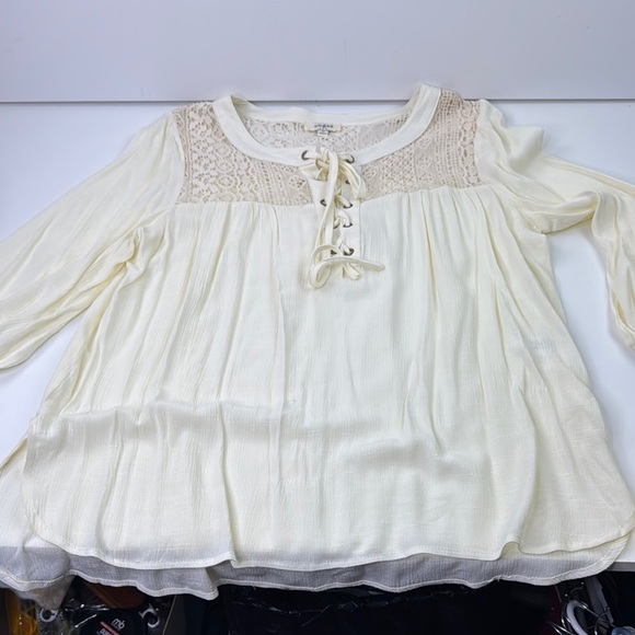 Umgee Cream Tie Front Tunic with 3/4 Sleeves size Medium - Picture 8 of 13